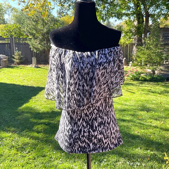 Candy Couture Black & White Flowing Ruffled Top - Picture 1 of 9